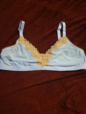 Victoria's Secret Lavender Bralette with Peach Lace XL